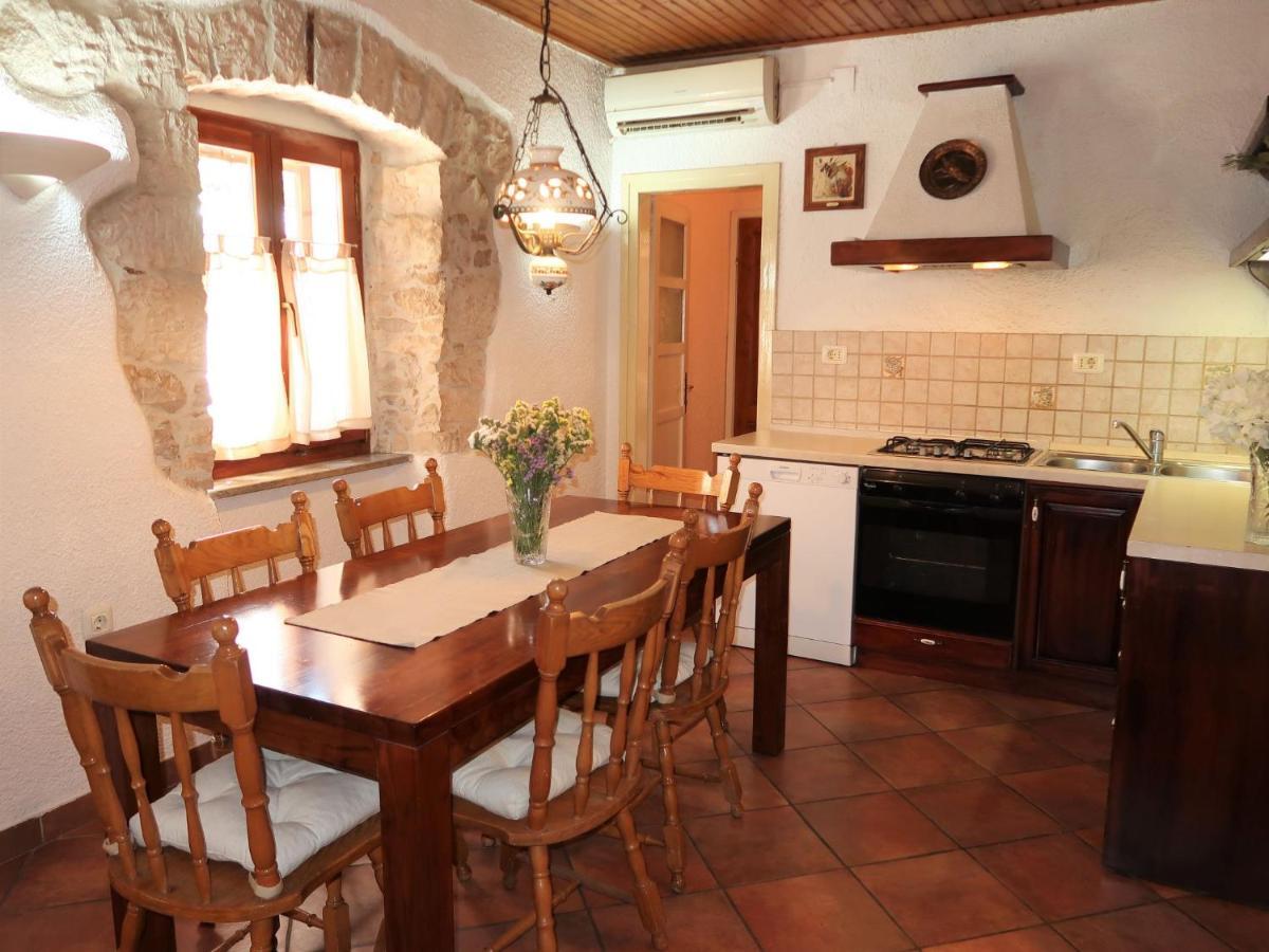 Holiday Home Nino - LBN305 Kršan Esterno foto